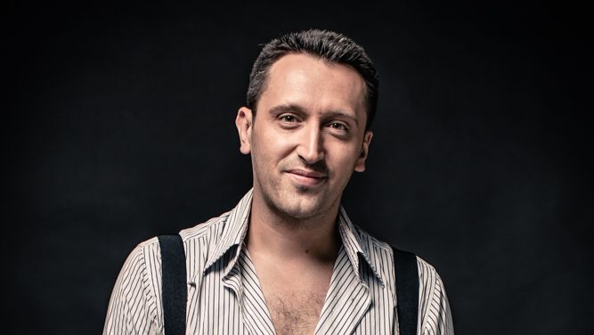 Spectacle Improvidence