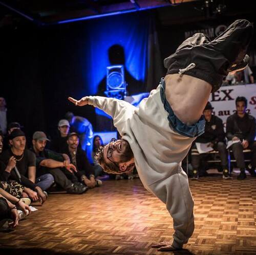 CONFÉRENCE : UNE HISTOIRE DES DANSES HIP-HOP, par JayB