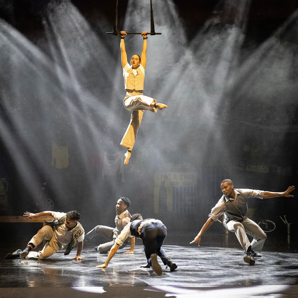 ZIP ZAP CIRCUS - MOYA