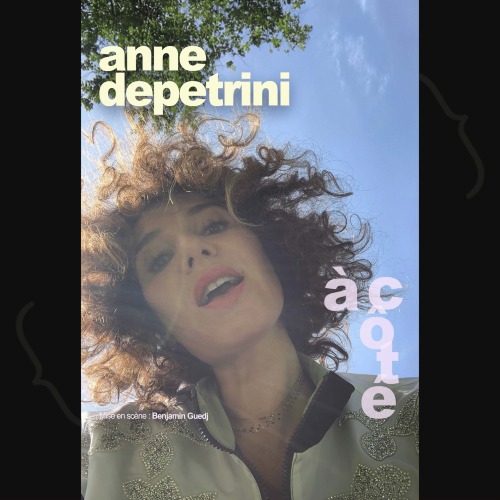 Anne Depetrini – À côté
